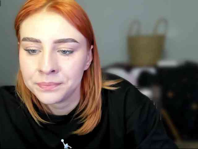 RedheadDevil webcam