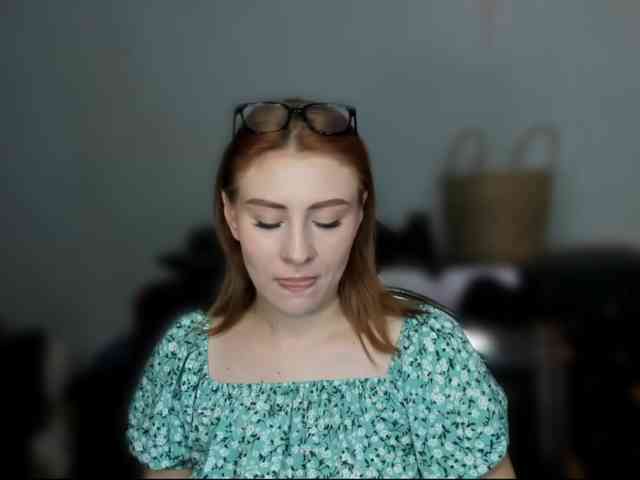 RedheadDevil webcam