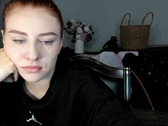 RedheadDevil webcam