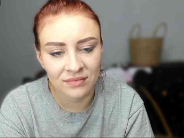RedheadDevil webcam