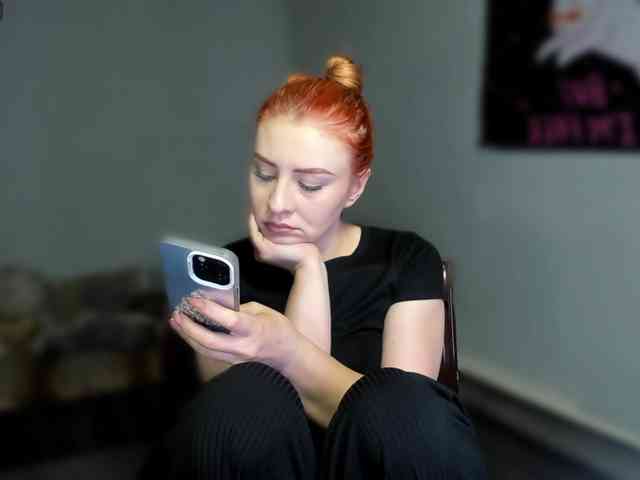 RedheadDevil webcam