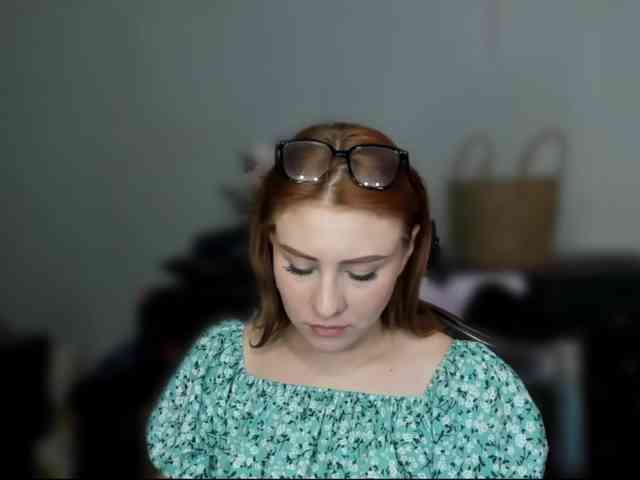 RedheadDevil webcam