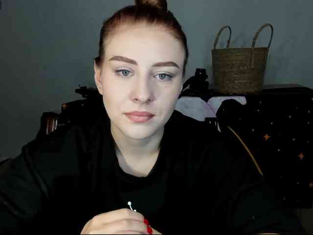 RedheadDevil webcam