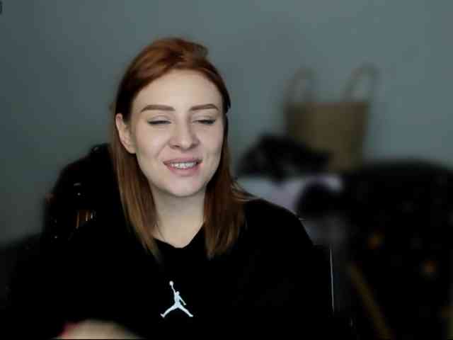 RedheadDevil webcam