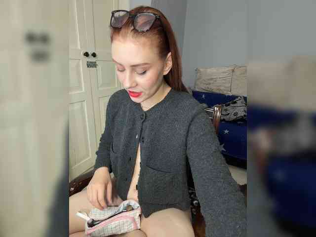RedheadDevil webcam