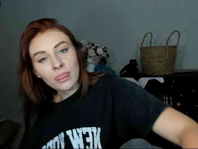 RedheadDevil webcam