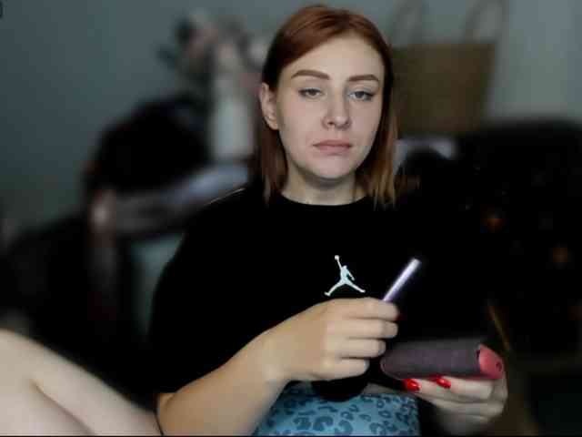 RedheadDevil webcam