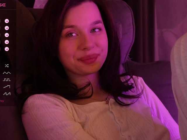 MossiPolli's BongaCams show and profile