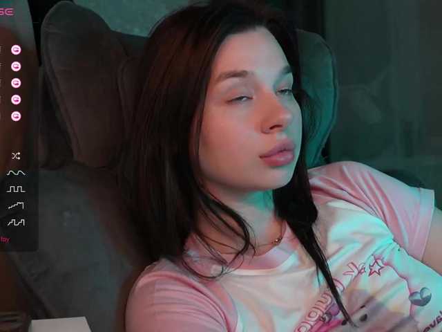 MossiPolli's BongaCams show and profile