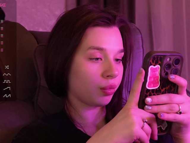 MossiPolli's BongaCams show and profile