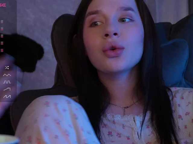 MossiPolli's BongaCams show and profile