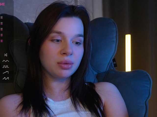 MossiPolli's BongaCams show and profile