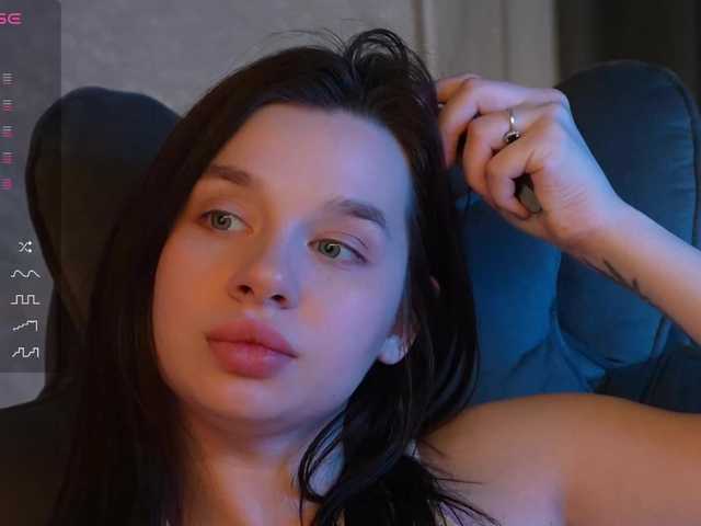 MossiPolli's BongaCams show and profile
