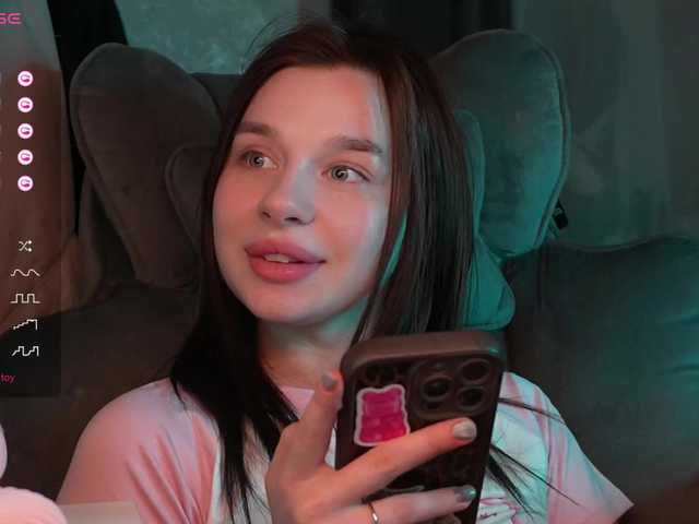 MossiPolli's BongaCams show and profile