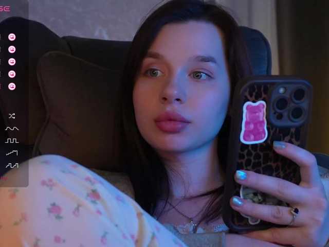 MossiPolli's BongaCams show and profile