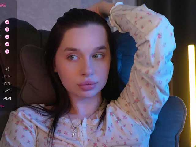 MossiPolli's BongaCams show and profile