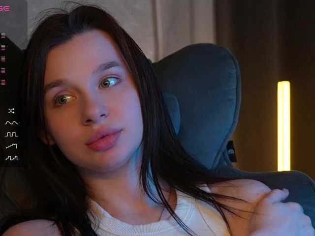 MossiPolli's BongaCams show and profile