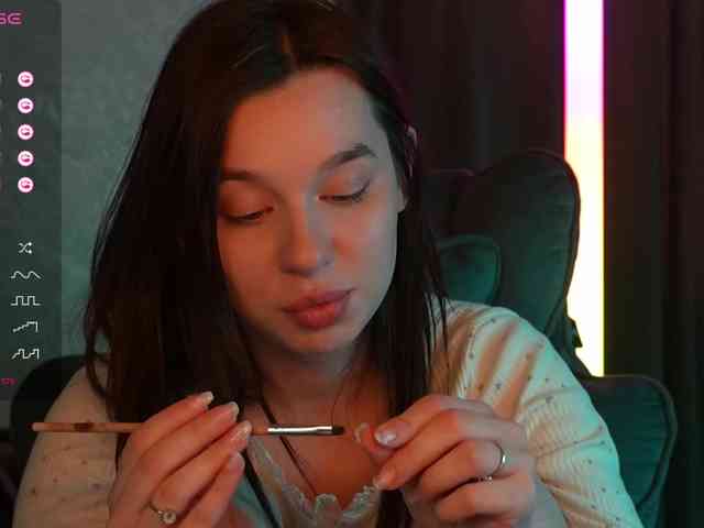 Model ini sedang live sekarang. MossiPolli