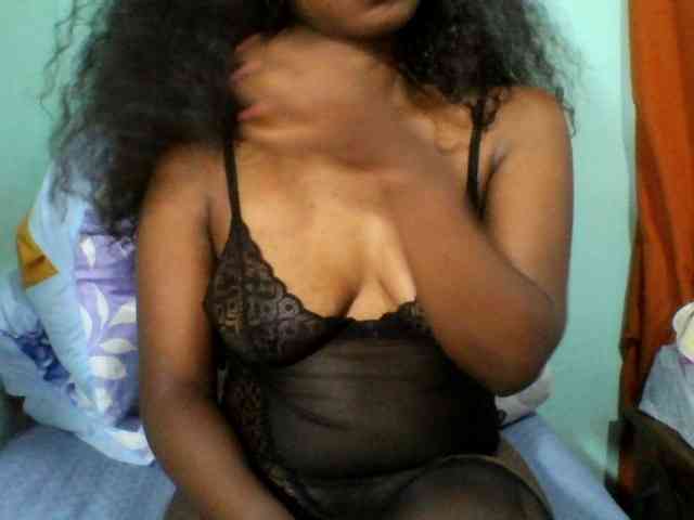 Elvia01 Live Webcam on BongaCams