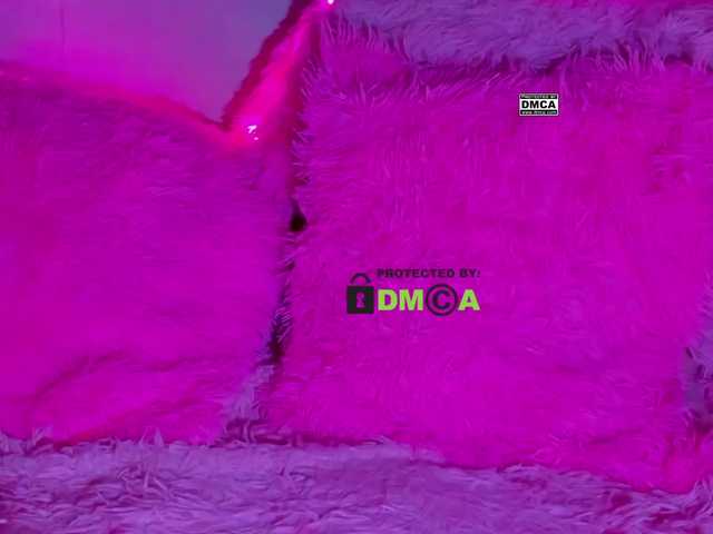 -roxy-a live cam on BongaCams