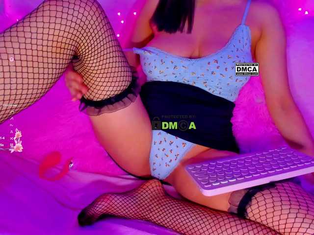 -roxy-a live cam on BongaCams