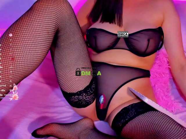 -roxy-a live cam on BongaCams