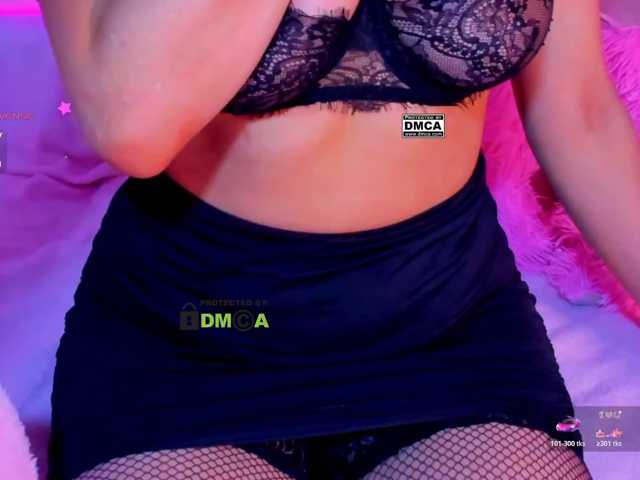 -roxy-a live cam on BongaCams