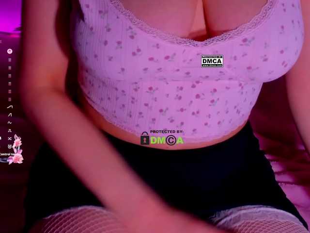 PinkRoxy live cam preview