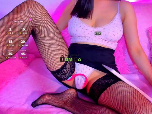 -roxy-a live cam on BongaCams