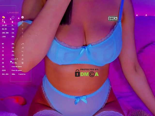 -roxy-a live cam on BongaCams