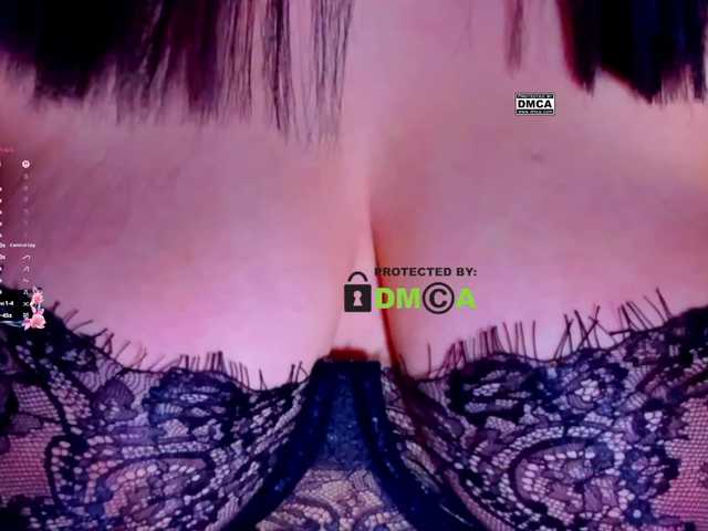 -roxy-a live cam on BongaCams