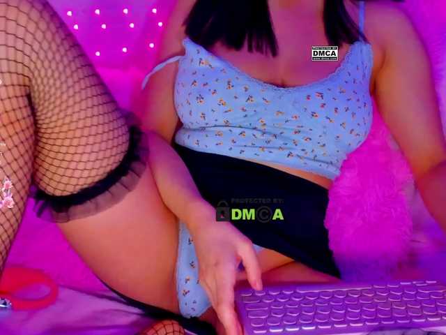 -roxy-a live cam on BongaCams