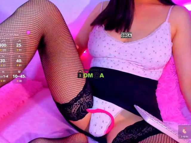 -roxy-a live cam on BongaCams