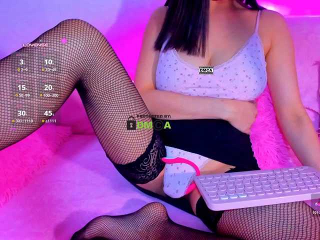 -roxy-a live cam on BongaCams