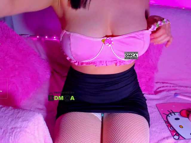 -roxy-a live cam on BongaCams