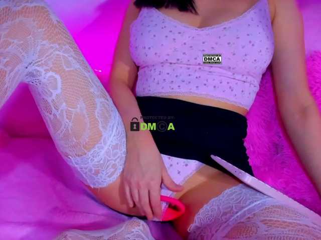 -roxy-a live cam on BongaCams