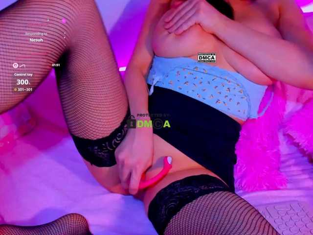 -roxy-a live cam on BongaCams