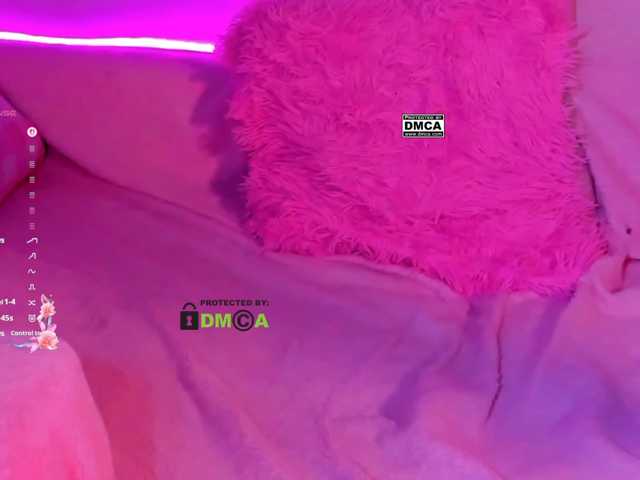 -roxy-a live cam on BongaCams