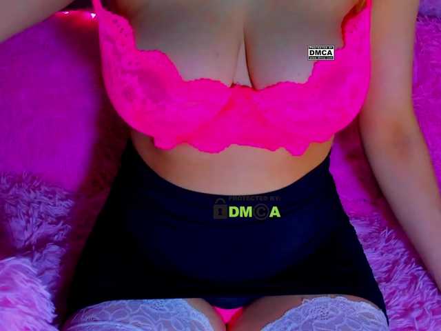 -roxy-a live cam on BongaCams