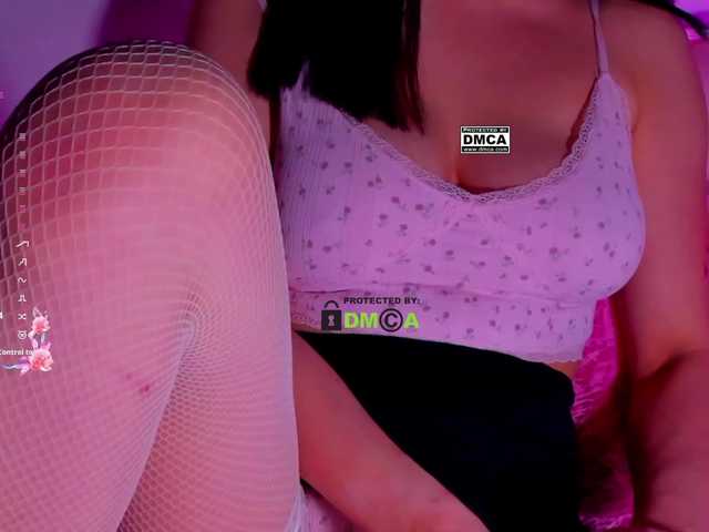 -roxy-a live cam on BongaCams