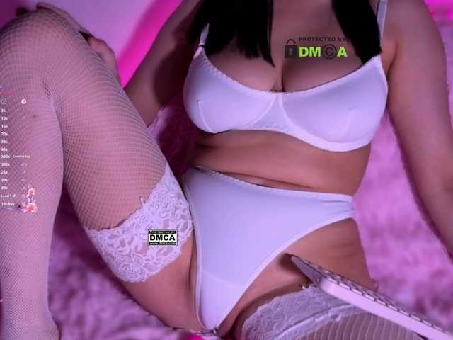 -roxy-a live cam on BongaCams