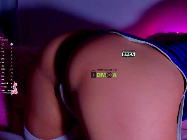 -roxy-a live cam on BongaCams