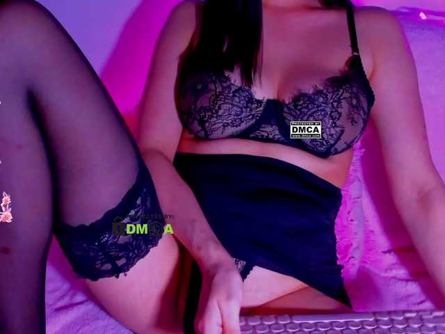 -roxy-a live cam on BongaCams