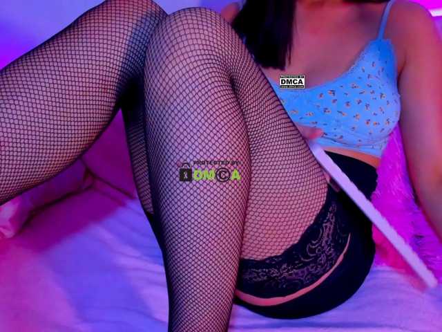 -roxy-a live cam on BongaCams