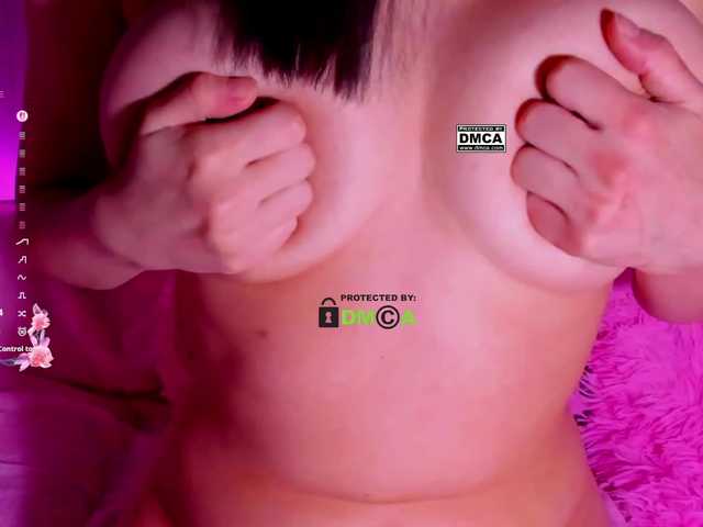PinkRoxy live cam preview