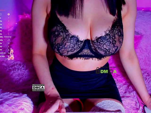-roxy-a live cam on BongaCams