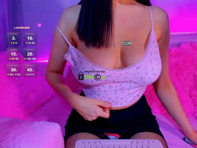 -roxy-a live cam on BongaCams