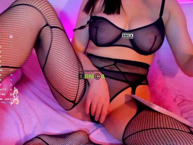 -roxy-a live cam on BongaCams
