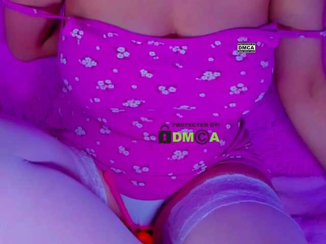 -roxy-a live cam