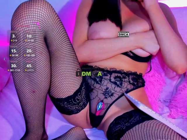 -roxy-a, en vivo ahora en BongaCams